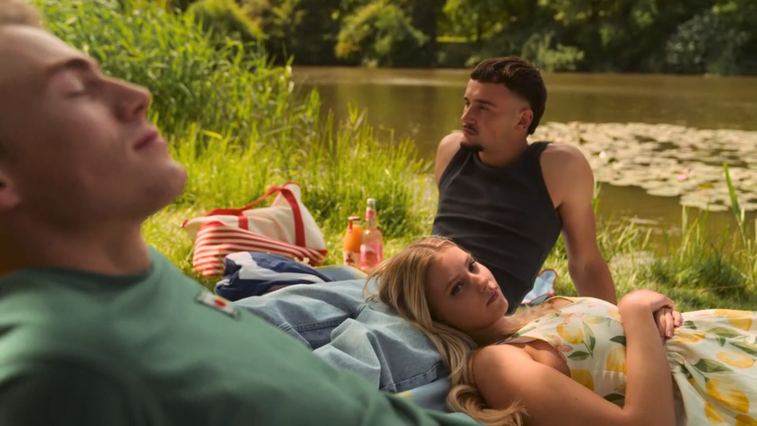 Nola dwingt haar mannen over hun grenzen te gaan.